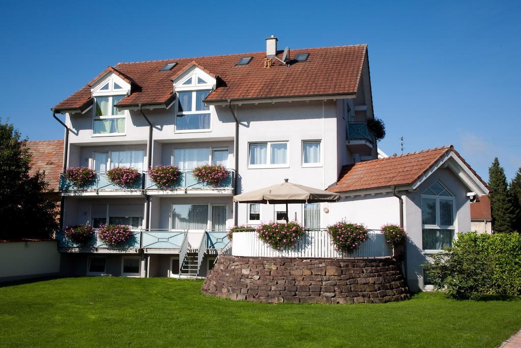Gastehaus Zur Offenen Tur Aparthotel Rheinhausen Exterior photo